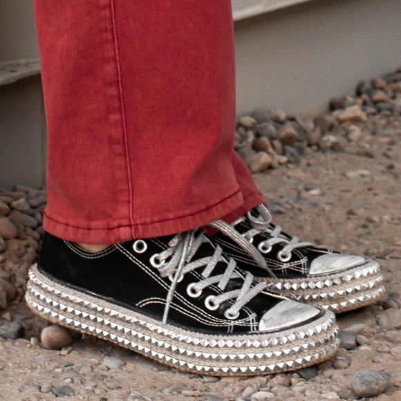 Mi.iM Billie Black Studded Lowtop sneakers 7.5 NWT - Picture 7 of 10